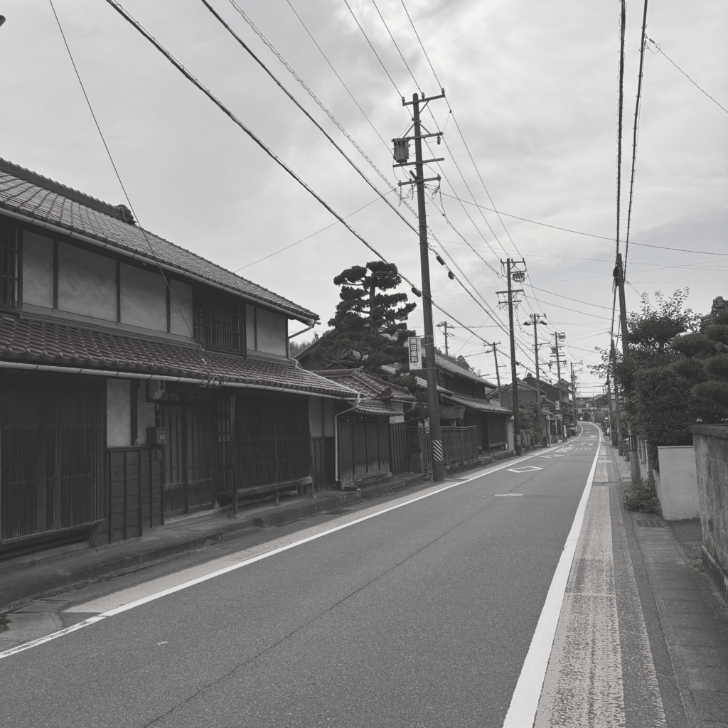旧東海道の街並みの写真